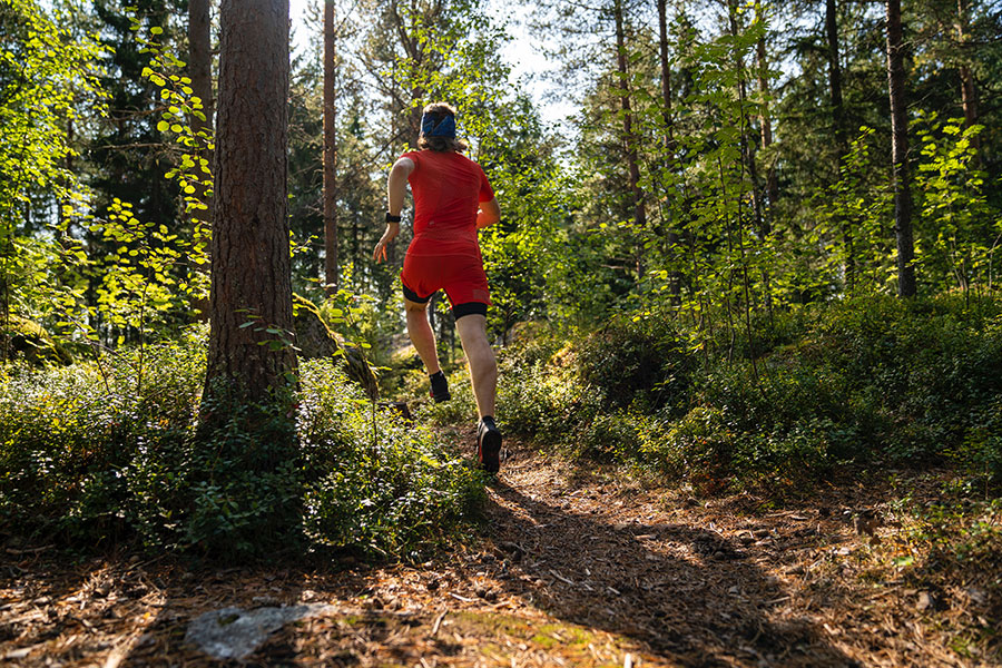 Løping i skog